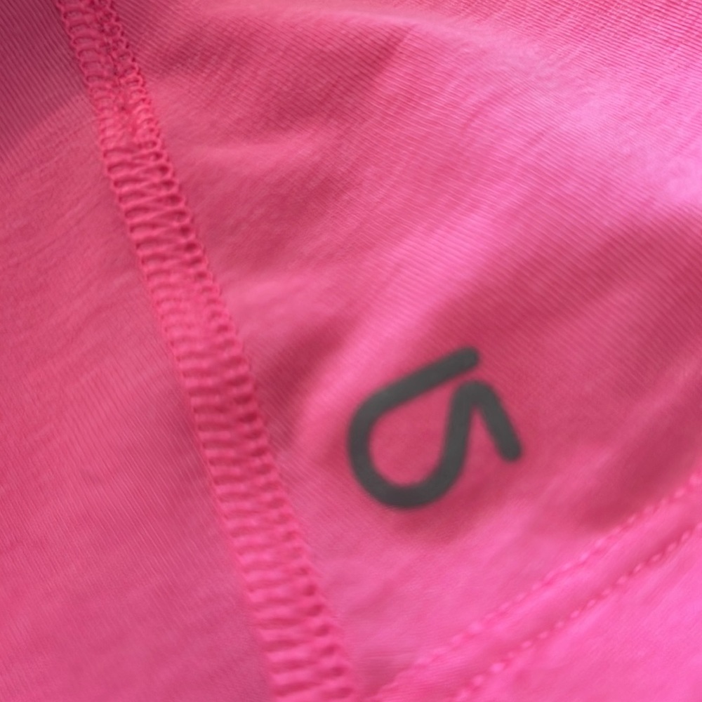 Gapfit tank. Soft. Padded shelf bra - Picture 3 of 3